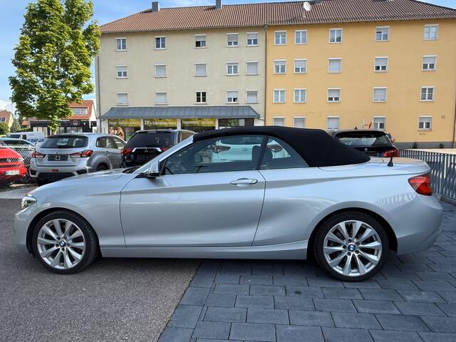 BMW 2-SERIE Cabrio 220iA LUXURY ** ADAPT. LED, LEDER, NAVI, VERW. STUUR CAMERA, 18-inch LMV ** UNFALLFREI - Slechts 36.000km. ** ** INFORMEER OOK NAAR ONZE AANTREKKELIJKE FINANCIAL-LEASE TARIEVEN **