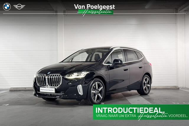 BMW 2-SERIE Active Tourer 225e xDrive | Luxury Line | Comfort Access | Comfort Pack | Driving Assistant Plus | Panoramadak | Trekhaak | Stuurwielverwarming | Huisselectie