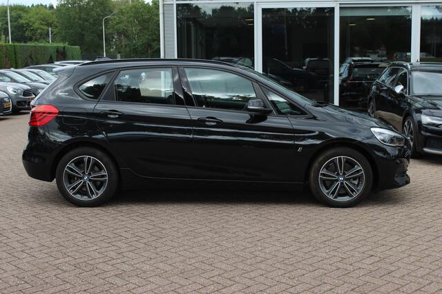 BMW 2-SERIE Active Tourer 225xe iPerformance High Executive / SOH 84,7% / Camera / Leder / Head-up / Navigatie / Sportstoelen / 17'' / Stoelverwarming / Cruise Control