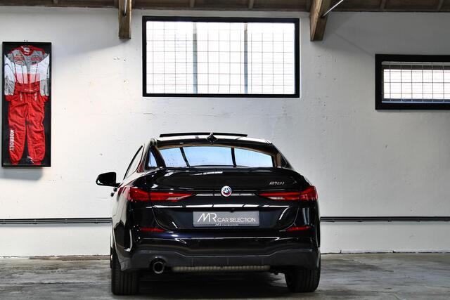 BMW 2-SERIE Gran Coupé 218i High Executive | M-Sport | Panoramadak | Memory | Trekhaak | NL auto | 1e eigenaar | BTW |