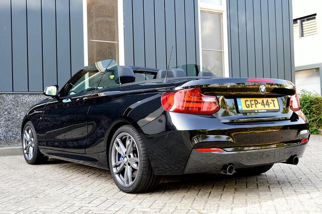 BMW 2-SERIE Cabrio M240i xDrive M-Sport High Executive Rijklaarprijs-Garantie Navigatie Led Leder sport interieur Camera Memory Stoelen