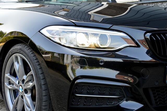 BMW 2-SERIE Cabrio M240i xDrive M-Sport High Executive Rijklaarprijs-Garantie Navigatie Led Leder sport interieur Camera Memory Stoelen