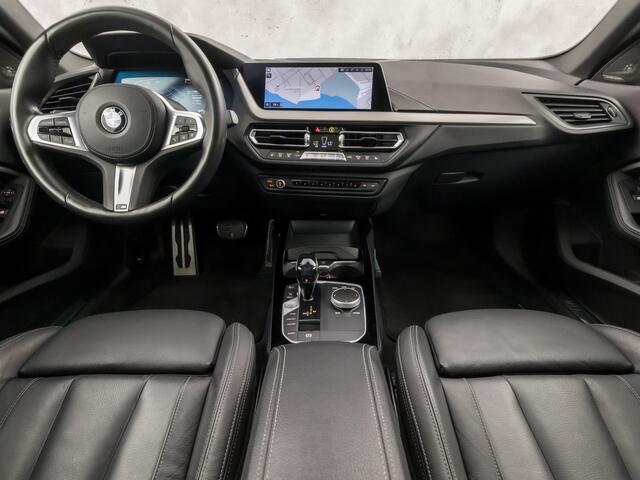 BMW 2-SERIE 218i M Sport High Executive Automaat (PANORAMADAK, KUIPSTOELEN, M PAKKET, HARMAN/KARDON, LEDER, STOELVERWARMING, GETINT GLAS, CAMERA, APPLE CARPLAY, NIEUWSTAAT)