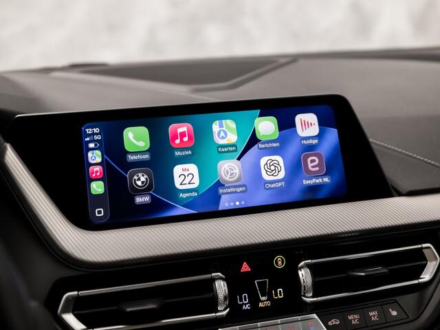 BMW 2-SERIE 218i M Sport High Executive Automaat (PANORAMADAK, KUIPSTOELEN, M PAKKET, HARMAN/KARDON, LEDER, STOELVERWARMING, GETINT GLAS, CAMERA, APPLE CARPLAY, NIEUWSTAAT)