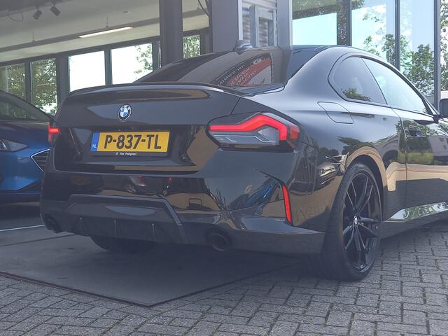 BMW 2-SERIE Coupé 220i High Executive - VIRTUAL COCKPIT - GROOT SCHERM NAVI - PANO - OPEN DAK -