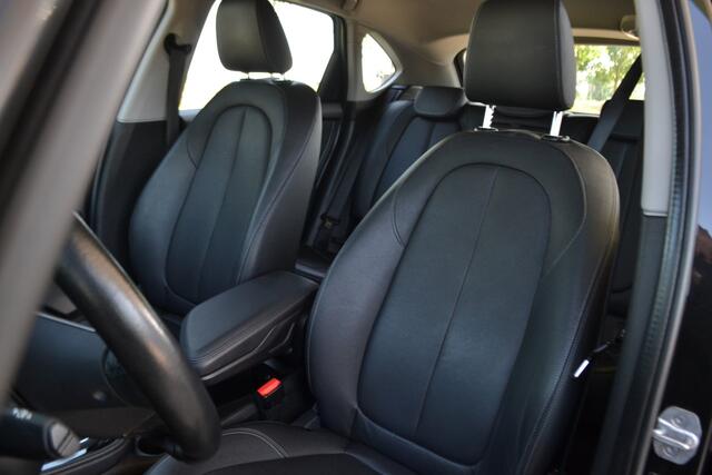 BMW 2-SERIE Active Tourer | Leer | Head up | Trekhaak | Nl Auto Dealer onderhouden! 218i High Executive