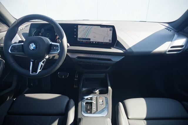 BMW 2-SERIE Gran Coupé 220 | M Sportpakket Pro | Panoramadak | Harman Kardon | Stuurwielrand verwarmd | Trekhaak