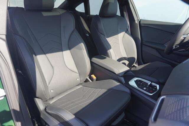 BMW 2-SERIE Gran Coupé 220 | M Sportpakket Pro | Panoramadak | Harman Kardon | Stuurwielrand verwarmd | Trekhaak