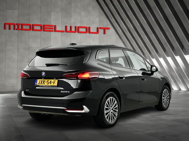 BMW 2-SERIE Active Tourer 225e xDrive Luxury Shadow-Line Pano-dak/Camera