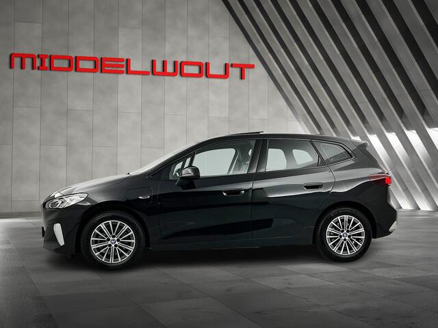 BMW 2-SERIE Active Tourer 225e xDrive Luxury Shadow-Line Pano-dak/Camera