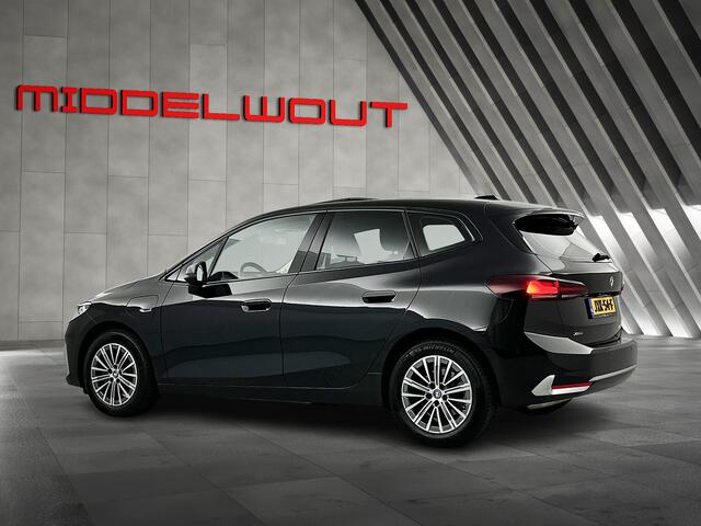 BMW 2-SERIE Active Tourer 225e xDrive Luxury Shadow-Line Pano-dak/Camera