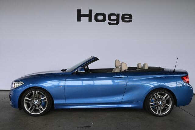 BMW 2-SERIE Cabrio 220i High Executive M-Pakket! Automaat Navigatie Harman/Kardon Stoelverwarming Inruil Mogelijk!