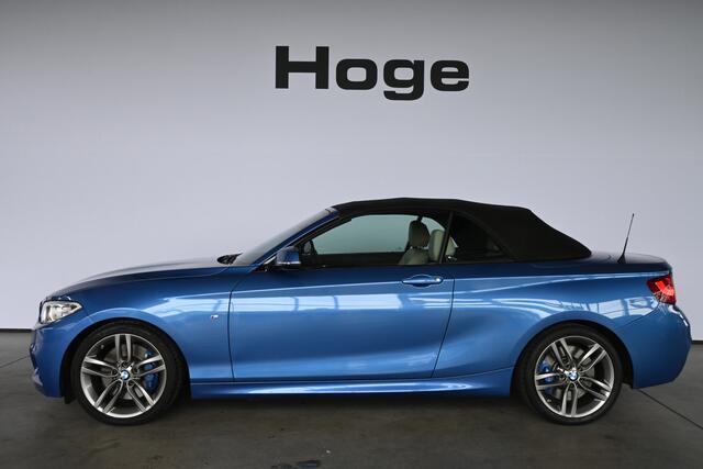 BMW 2-SERIE Cabrio 220i High Executive M-Pakket! Automaat Navigatie Harman/Kardon Stoelverwarming Inruil Mogelijk!