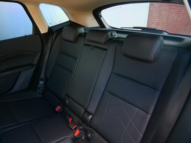 BMW 2-SERIE Active Tourer 225e xDrive 245 Pk Automaat Navi / DAB / Camera / Apple Carplay