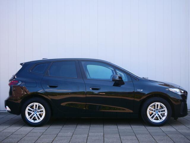 BMW 2-SERIE Active Tourer 225e xDrive 245 Pk Automaat Navi / DAB / Camera / Apple Carplay