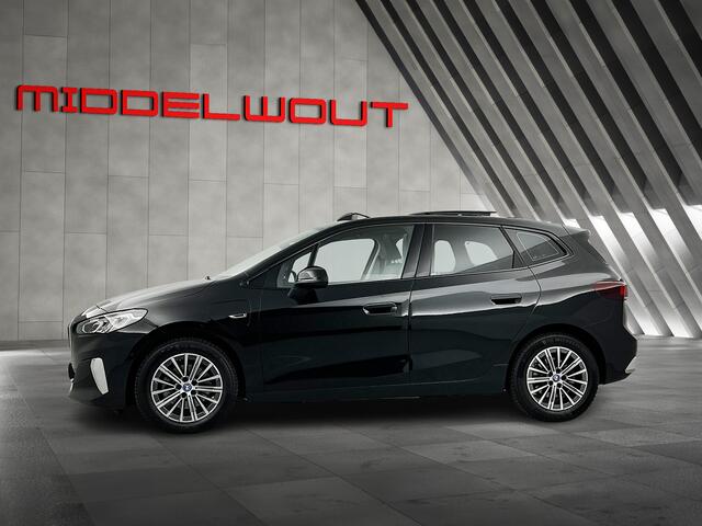 BMW 2-SERIE Active Tourer 225e xDrive Luxury Shadow-Line Pano-dak/Camera