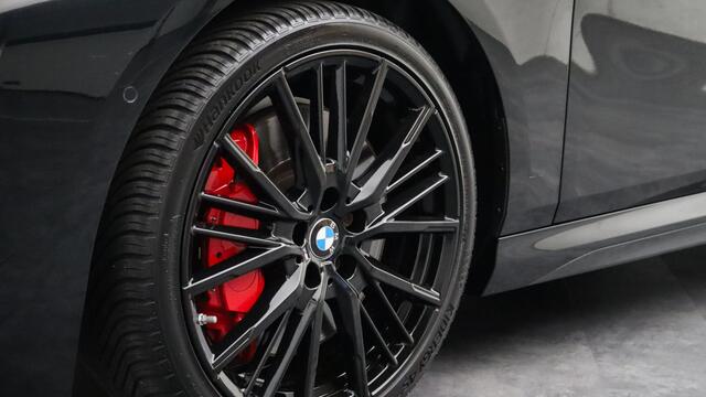 BMW 2-SERIE Gran Coupé 220i M-Sport | Head-up | Panoramadak | Harman/Kardon | Comfort Access | Trekhaak