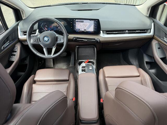 BMW 2-SERIE Active Tourer 225e xDrive Luxury Line 17"/Leder + memory/Panoramadak/Camera/Apple Carplay & Android Auto