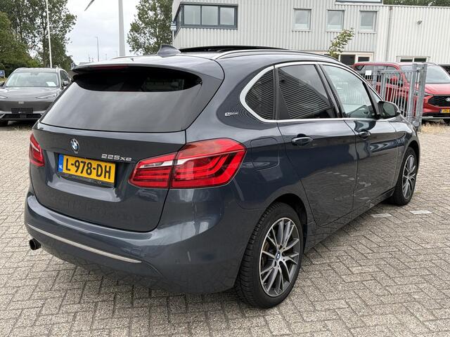 BMW 2-SERIE Active Tourer 225xe iPerformance High Executive | PHEV | Panoramadak | Stoelverwarming | Leder | Head-Up | Navi