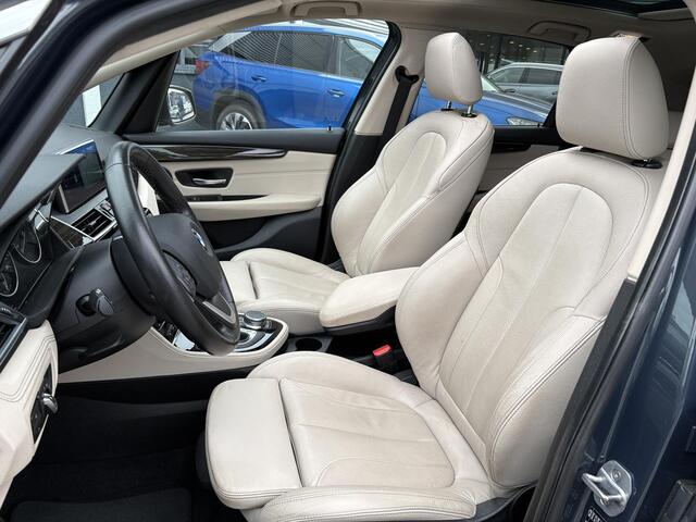 BMW 2-SERIE Active Tourer 225xe iPerformance High Executive | PHEV | Panoramadak | Stoelverwarming | Leder | Head-Up | Navi