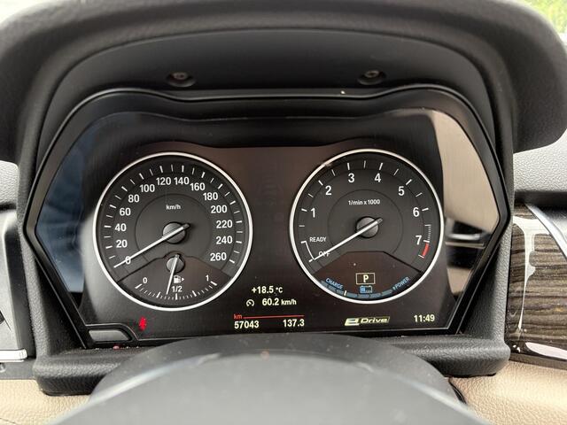 BMW 2-SERIE Active Tourer 225xe iPerformance High Executive | PHEV | Panoramadak | Stoelverwarming | Leder | Head-Up | Navi