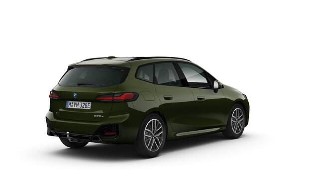 BMW 2-SERIE Active Tourer 225e xDrive | M Sport | Harman/Kardon | Driving Assistant Plus | Panoramadak | Head-Up Display | Trekhaak