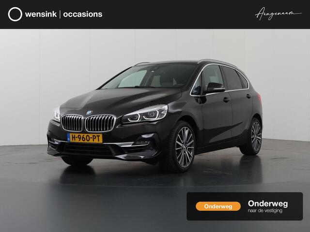 BMW 2-SERIE Active Tourer 220i High Executive Edition | 1500kg Trekkracht | Trekhaak | LED | Sportstoelen | Lederen interieur | HUD | Navigatie | Camera | Stoelverwarming | Ele. kofferdeksel |