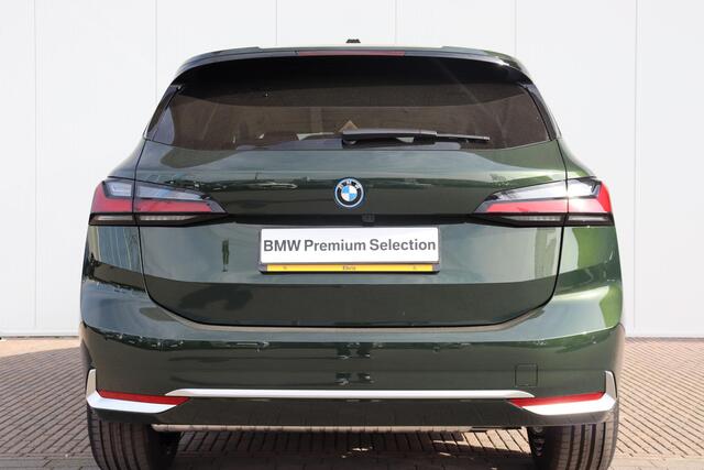 BMW 2-SERIE Active Tourer 225e xDrive Premium Pack/ Comfort Pack/ Travel Pack/ Panoramadak/ Verwarmd Stuurwiel/ Comfort Acces/ Elektrische Trekhaak / Lentevoordeel