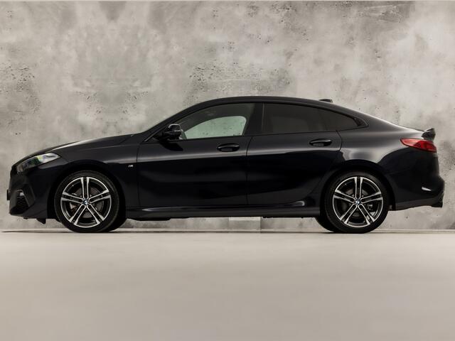 BMW 2-SERIE Gran Coupé 218 M Sport Automaat (M PAKKET, KUIPSTOELEN, 1e EIGENAAR, APPLE CARPLAY, GROOT NAVI, GETINT GLAS, ALCANTARA, SFEERVERLICHTING, NIEUWSTAAT)