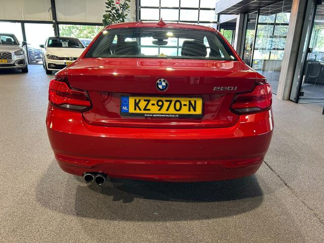 BMW 2-SERIE Coupé 220i Centennial Executive Panorama | Open dak | LED | Navigatie | Airco
