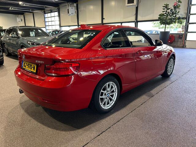 BMW 2-SERIE Coupé 220i Centennial Executive Panorama | Open dak | LED | Navigatie | Airco