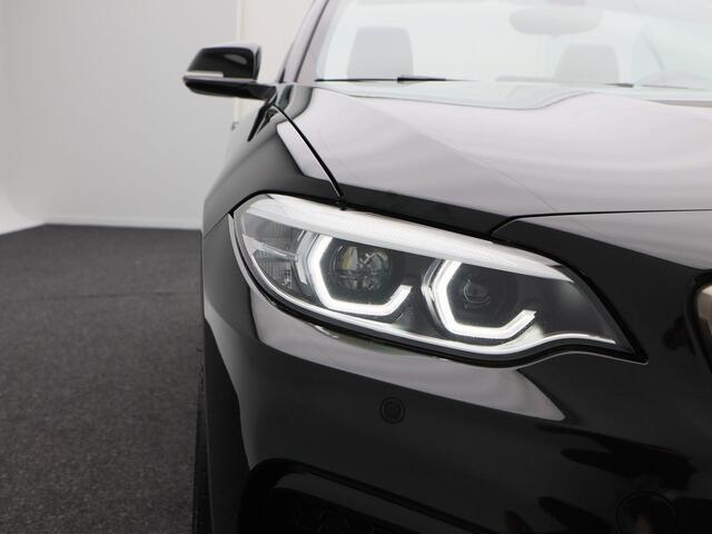 BMW 2-SERIE Cabrio M240i 340 Pk xDrive High Executive | Stoelverwarming | Harman Kardon | Camera | Leer | 18 Inch | 82.153Km !!