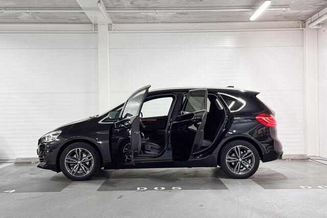 BMW 2-SERIE Active Tourer 218i High Executive Edition | Head-Up Display | HiFi | Stoelverwarming | Achteruitrijcamera