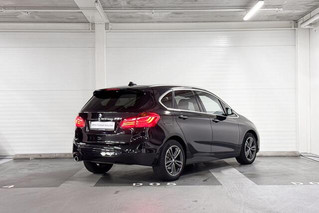 BMW 2-SERIE Active Tourer 218i High Executive Edition | Head-Up Display | HiFi | Stoelverwarming | Achteruitrijcamera