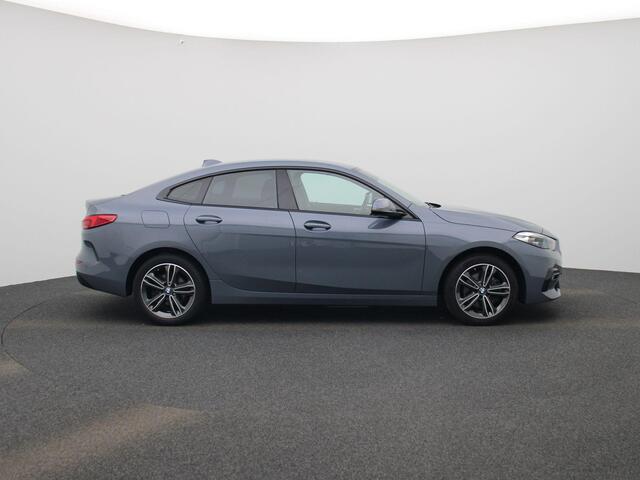 BMW 2-SERIE Gran Coupé 218i Business Edition | Climate Control / ECC | Licht metalen velgen 17 inch | Cruise control | Connectiviteit, Navigatie | Half lederen bekleding grijs | Stoelverwarming | LED koplampen | Park Distance Control voor en achter |