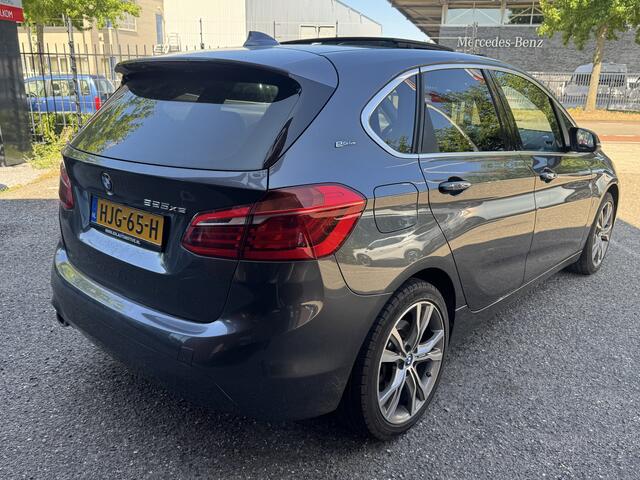 BMW 2-SERIE Active Tourer 225xe iPerformance Executive // NAVI // CAMERA // HEAD UP DISPLAY // PANO SCHUIF-KANTEL DAK // CLIMA // CRUISE // STOELVERWARMING //