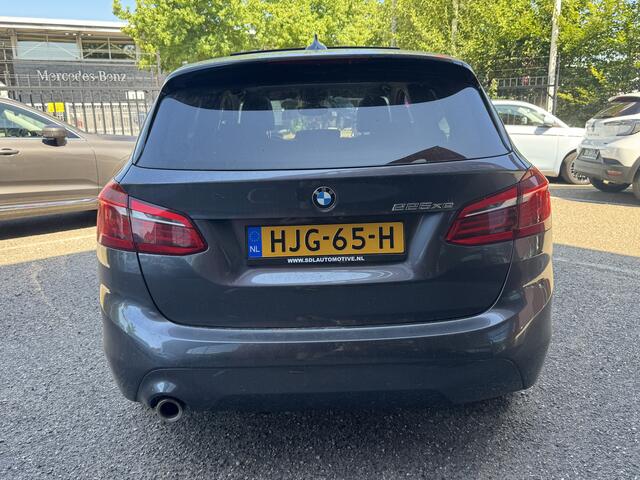 BMW 2-SERIE Active Tourer 225xe iPerformance Executive // NAVI // CAMERA // HEAD UP DISPLAY // PANO SCHUIF-KANTEL DAK // CLIMA // CRUISE // STOELVERWARMING //