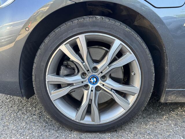 BMW 2-SERIE Active Tourer 225xe iPerformance Executive // NAVI // CAMERA // HEAD UP DISPLAY // PANO SCHUIF-KANTEL DAK // CLIMA // CRUISE // STOELVERWARMING //
