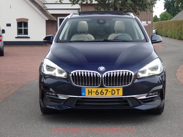 BMW 2-SERIE Active Tourer 218i High Executive HEAD-UP / TREKHAAK / PANO / CAMERA