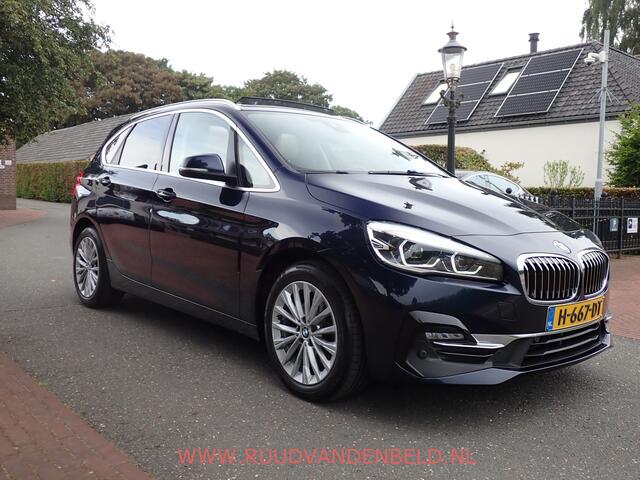 BMW 2-SERIE Active Tourer 218i High Executive HEAD-UP / TREKHAAK / PANO / CAMERA