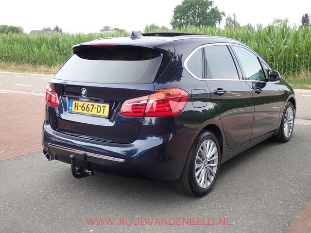 BMW 2-SERIE Active Tourer 218i High Executive HEAD-UP / TREKHAAK / PANO / CAMERA