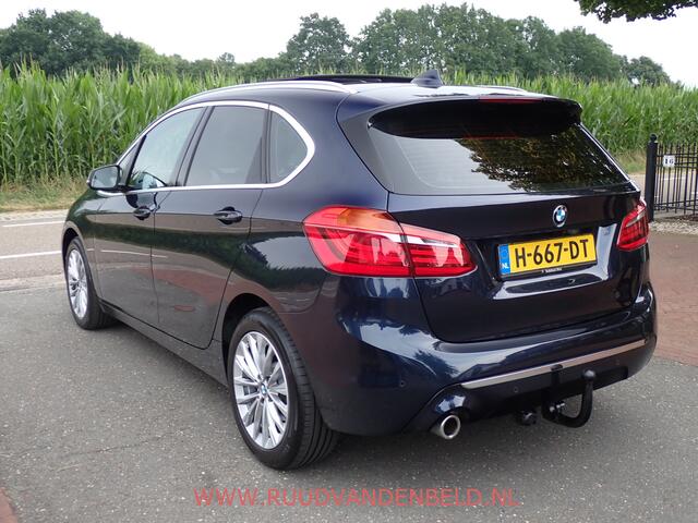 BMW 2-SERIE Active Tourer 218i High Executive HEAD-UP / TREKHAAK / PANO / CAMERA