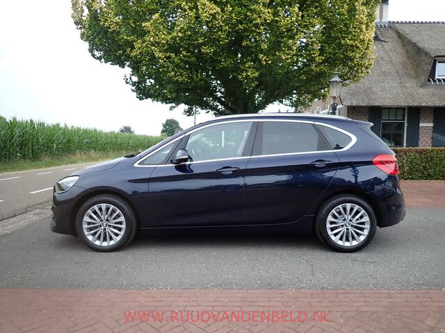 BMW 2-SERIE Active Tourer 218i High Executive HEAD-UP / TREKHAAK / PANO / CAMERA