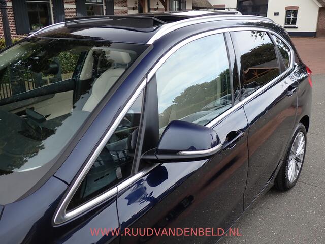 BMW 2-SERIE Active Tourer 218i High Executive HEAD-UP / TREKHAAK / PANO / CAMERA