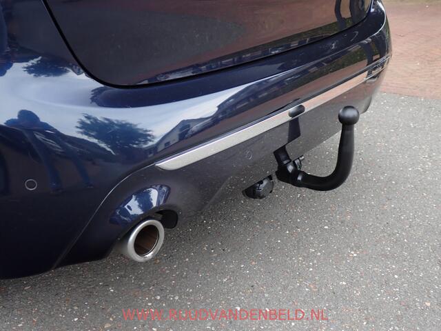 BMW 2-SERIE Active Tourer 218i High Executive HEAD-UP / TREKHAAK / PANO / CAMERA