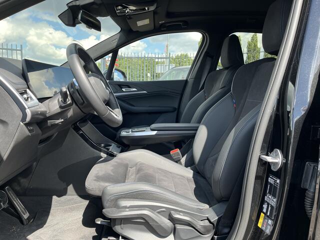 BMW 2-SERIE Active Tourer 225e xDrive M-Sort | Panorama | Camera | Comfort Acces |