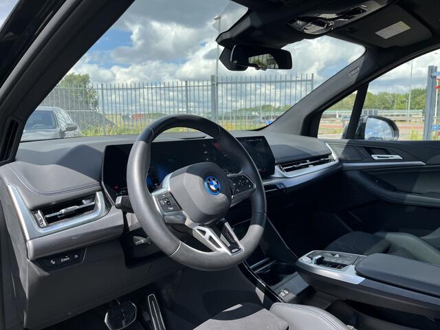 BMW 2-SERIE Active Tourer 225e xDrive M-Sort | Panorama | Camera | Comfort Acces |