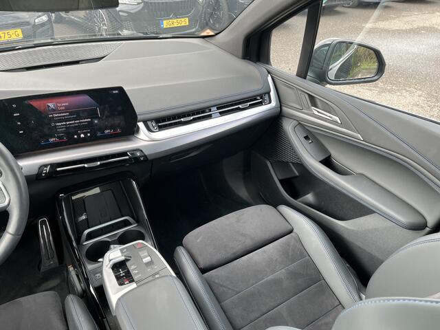 BMW 2-SERIE Active Tourer 225e xDrive M-Sport | 18" | Panorama | 2026
