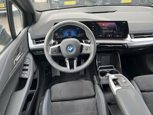 BMW 2-SERIE Active Tourer 225e xDrive M-Sport | 18" | Panorama | 2026