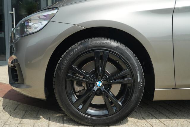 BMW 2-SERIE Active Tourer 225i xDrive High Executive 232pk Navigatie/Stoelverwarming/Camera